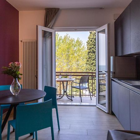 Residence Solei Classic & Plus Бренцоне-суль-Гарда Экстерьер фото