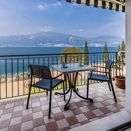 Residence Solei Classic & Plus Бренцоне-суль-Гарда Экстерьер фото