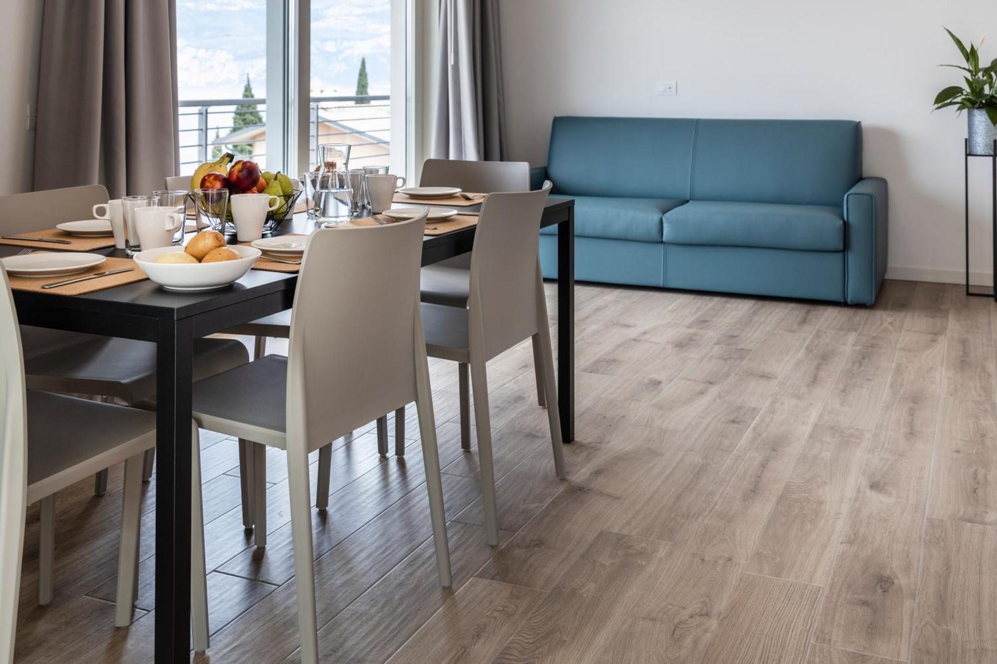Residence Solei Classic & Plus Бренцоне-суль-Гарда Экстерьер фото