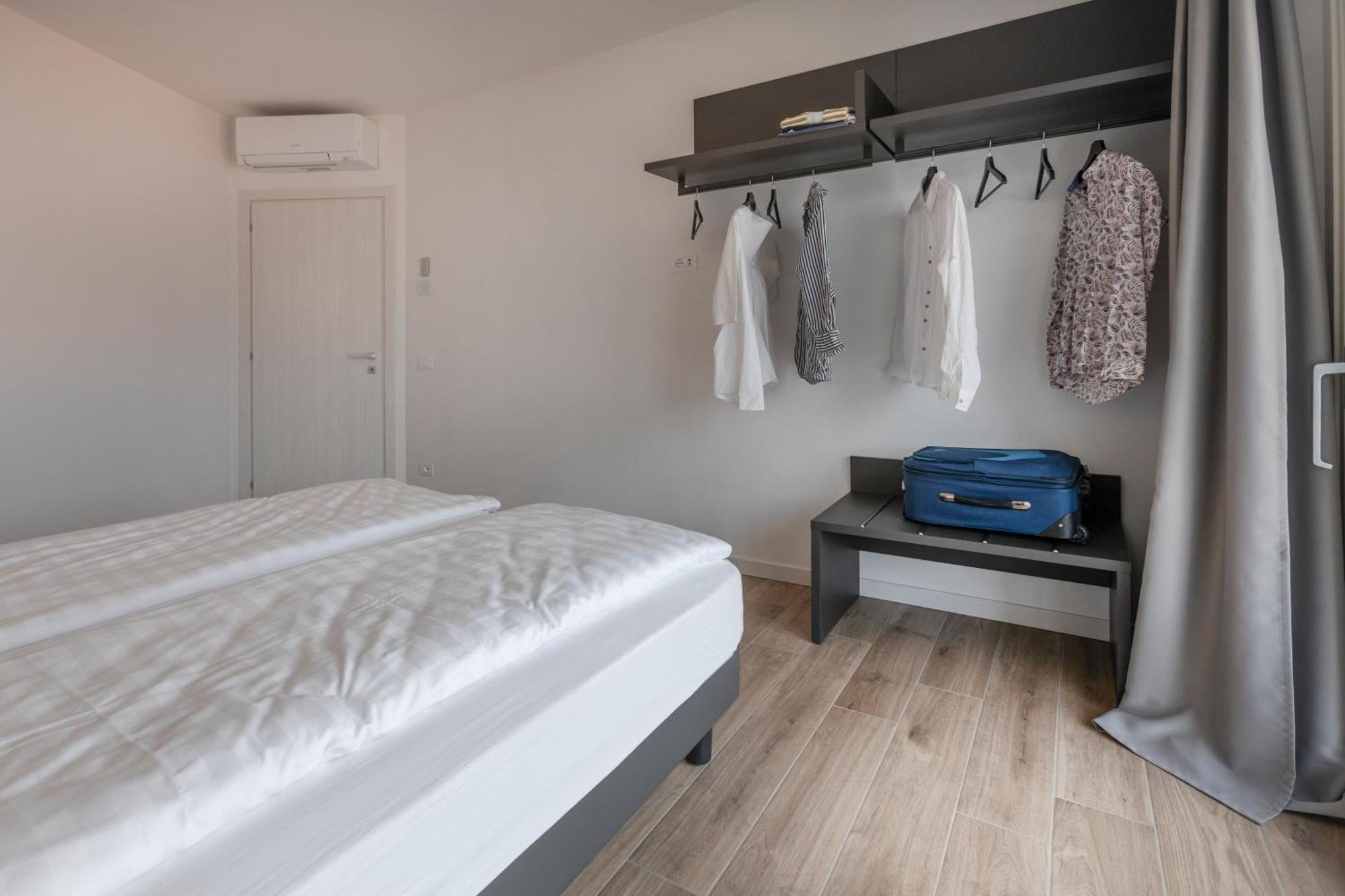 Residence Solei Classic & Plus Бренцоне-суль-Гарда Экстерьер фото