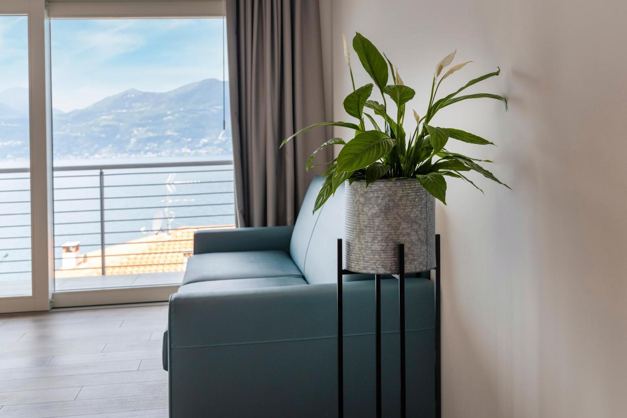 Residence Solei Classic & Plus Бренцоне-суль-Гарда Экстерьер фото