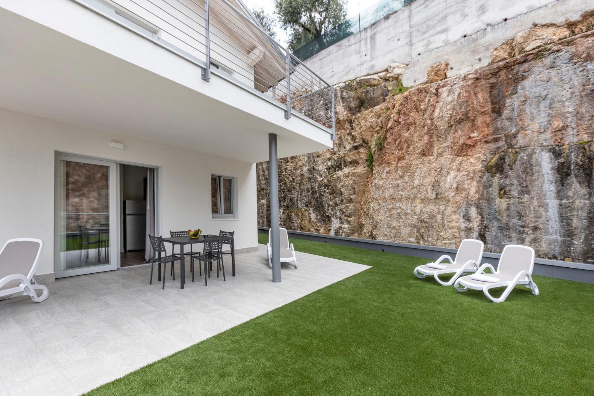 Residence Solei Classic & Plus Бренцоне-суль-Гарда Экстерьер фото
