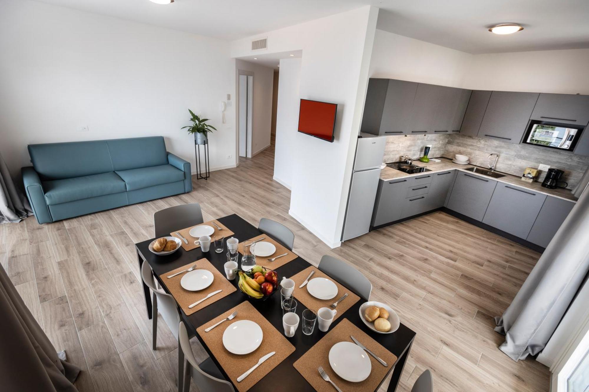 Residence Solei Classic & Plus Бренцоне-суль-Гарда Экстерьер фото