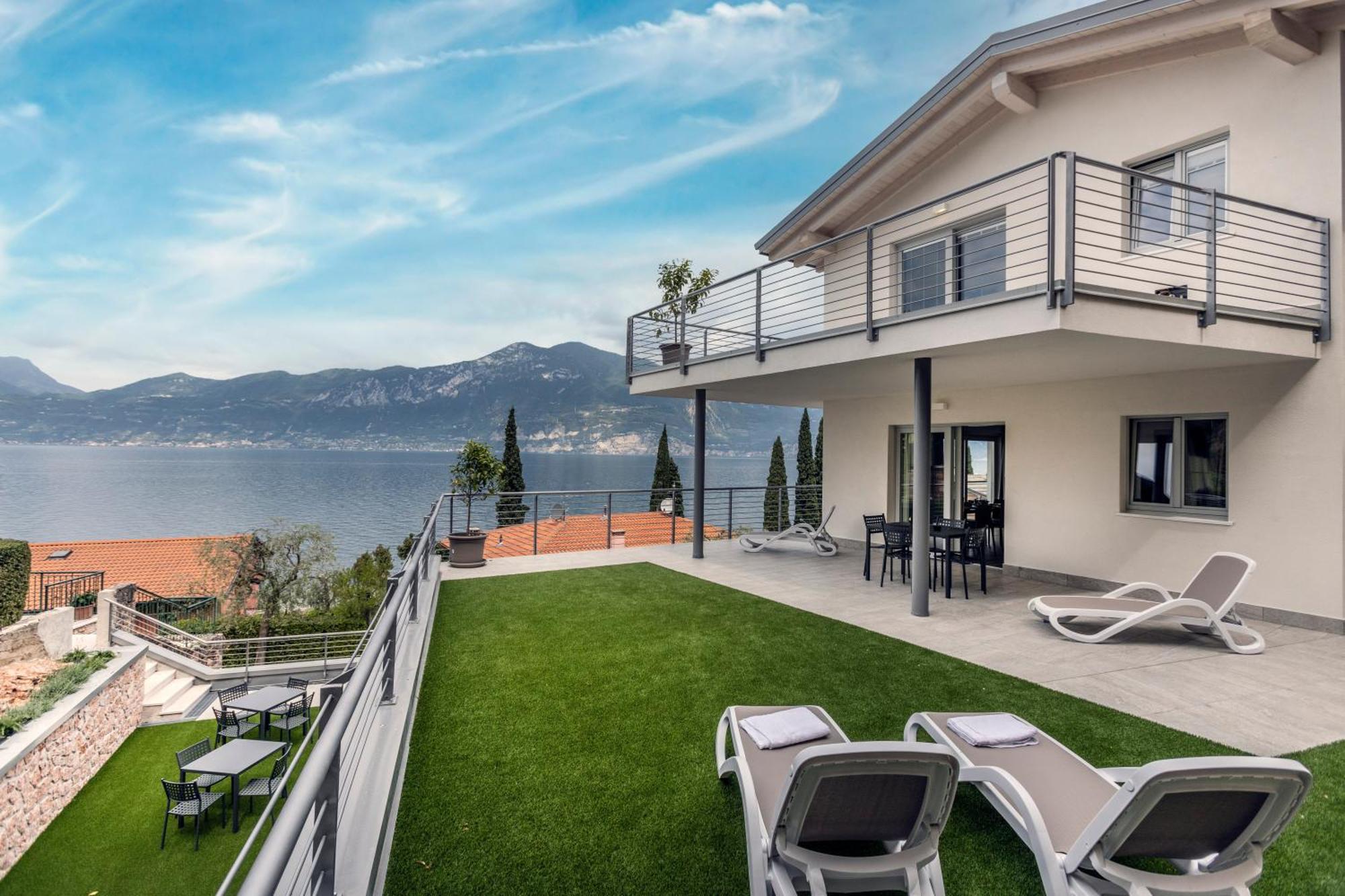 Residence Solei Classic & Plus Бренцоне-суль-Гарда Экстерьер фото