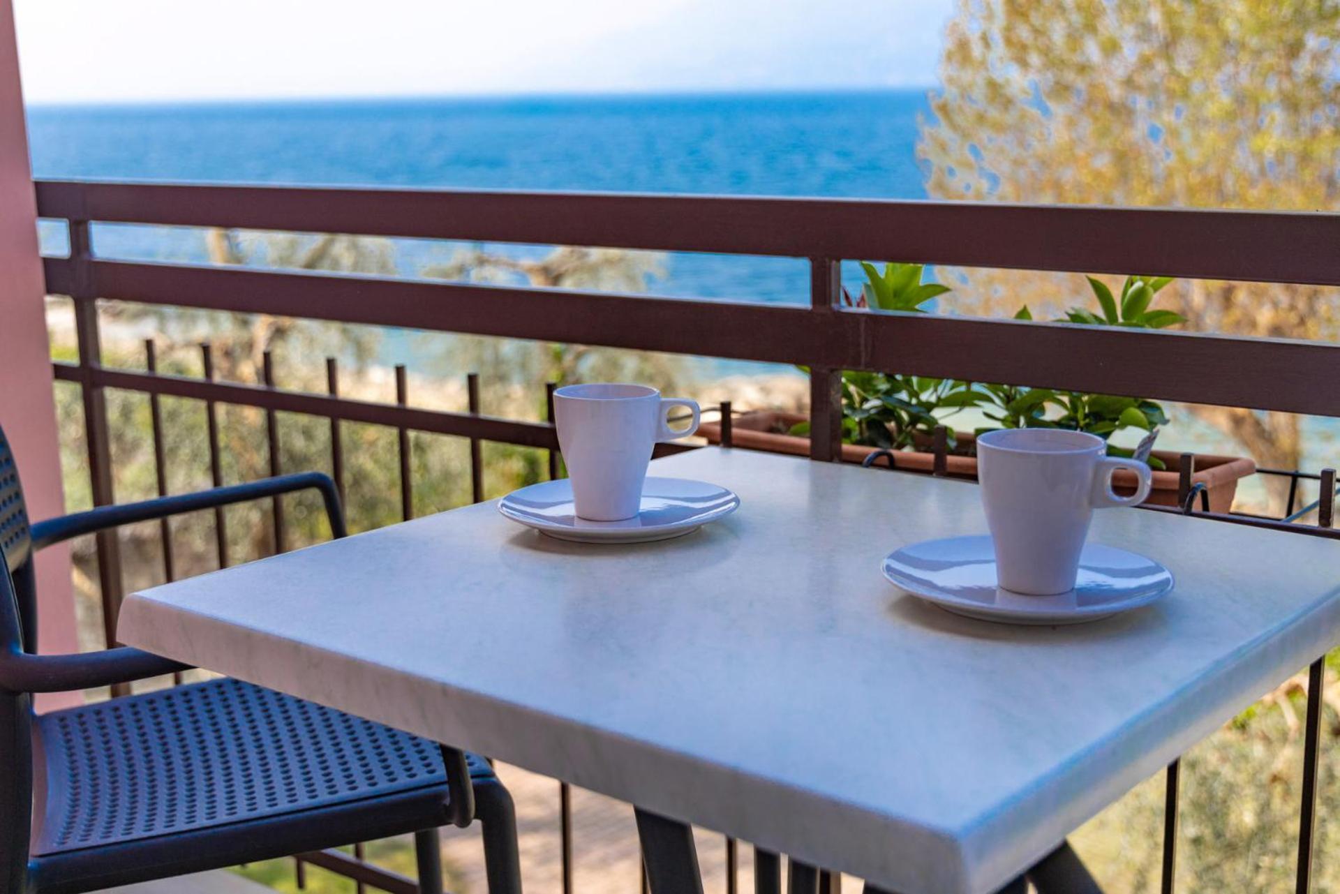 Residence Solei Classic & Plus Бренцоне-суль-Гарда Экстерьер фото