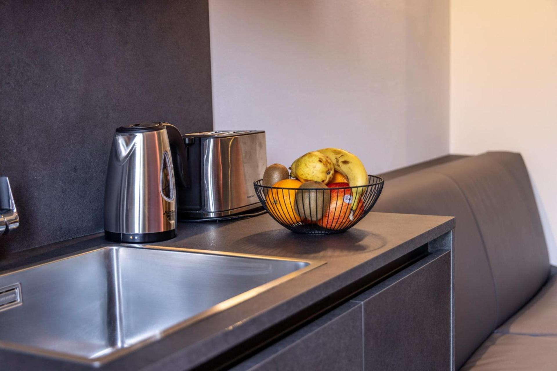Residence Solei Classic & Plus Бренцоне-суль-Гарда Экстерьер фото